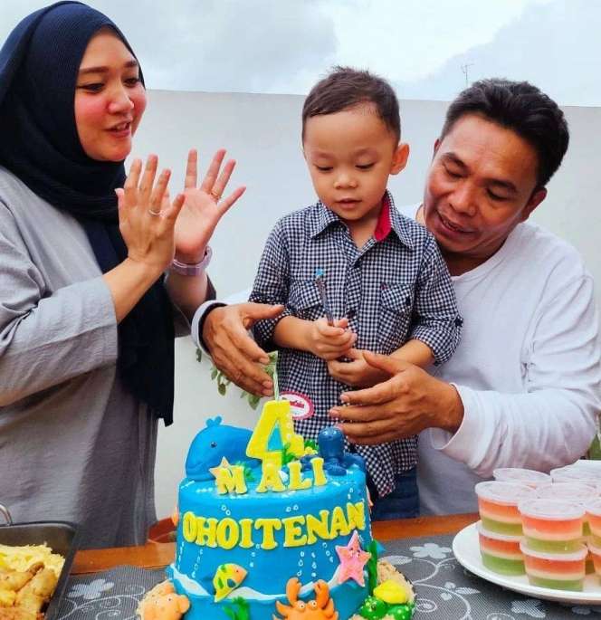 Masih Ingat Penyanyi Religi Sulis? Kini Menikah Lagi dengan Pria yang Terpaut Usia 10 Tahun