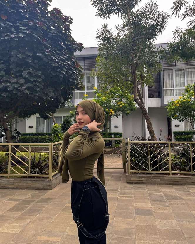 Adu Gaya Irish Bella VS Selebgram Oklin Fia, Lagi Ramai Diomongin!