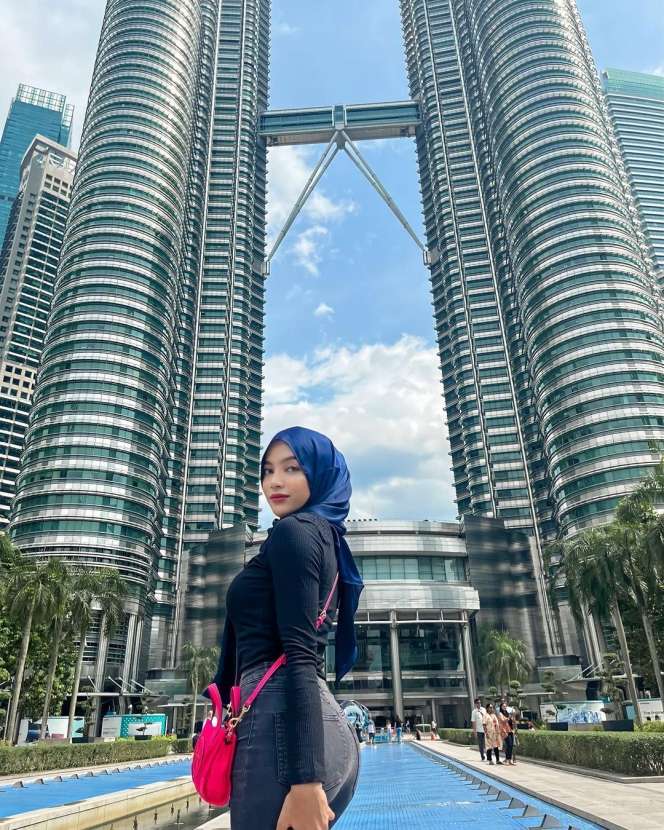 Adu Gaya Irish Bella VS Selebgram Oklin Fia, Lagi Ramai Diomongin!