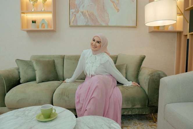 Adu Gaya Irish Bella VS Selebgram Oklin Fia, Lagi Ramai Diomongin!