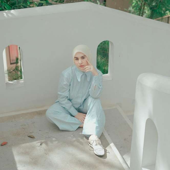 Adu Gaya Irish Bella VS Selebgram Oklin Fia, Lagi Ramai Diomongin!