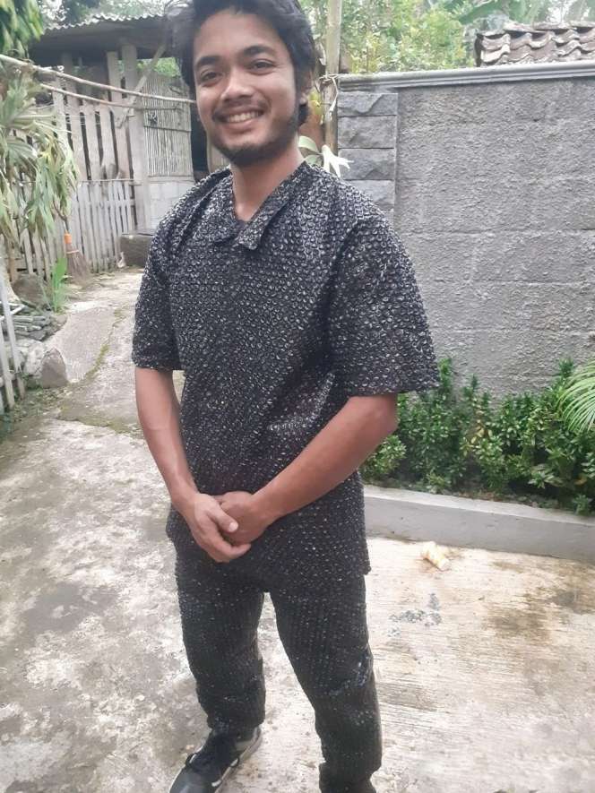 Potret Baju Lebaran Paling Nyeleneh, Modelnya Bikin Ngakak Parah!