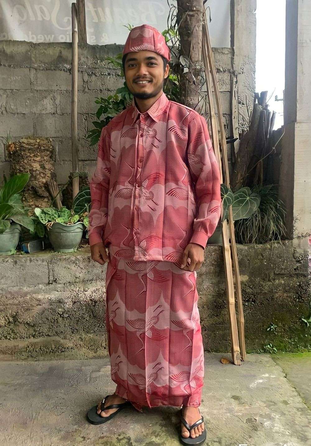 Potret Baju Lebaran Paling Nyeleneh, Modelnya Bikin Ngakak Parah!