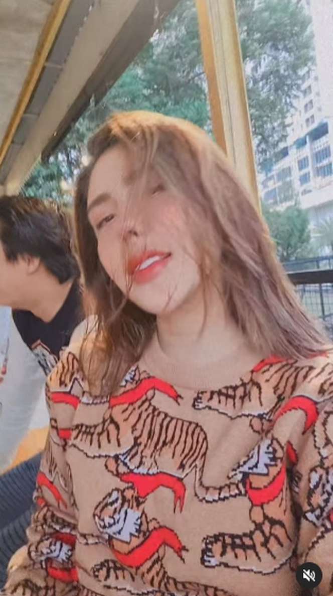 Ingat Rey Utami? Kini Lepas Hijab, Dituding Oplas Gara-gara Salfok Lihat Bagian Tubuhnya Ini