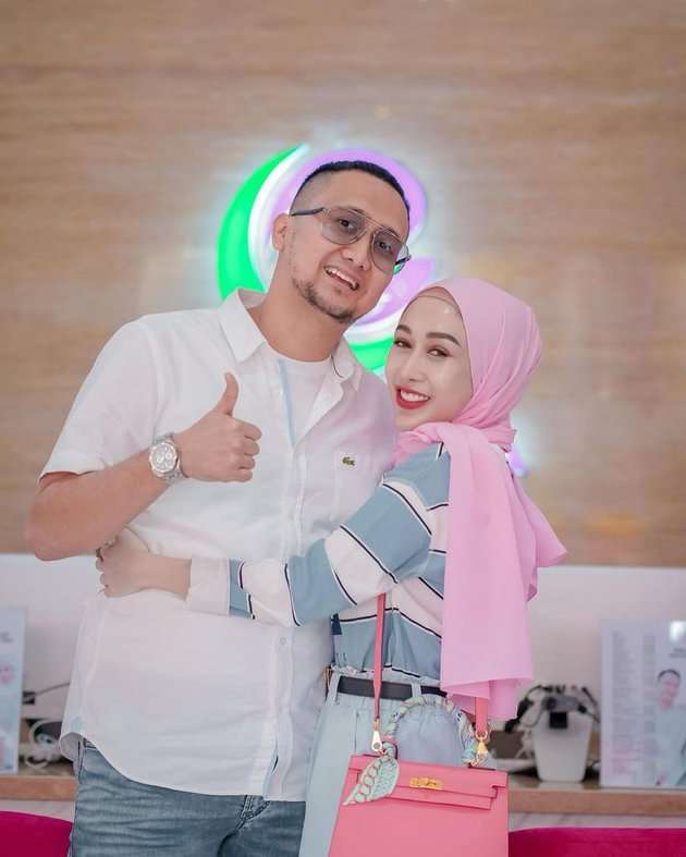 Potret Reza Gladys Kakak Ipar Siti Badriah yang Tajir Melintir, Dulunya Hidup Melarat Tinggal di Kontrakan Sepetak