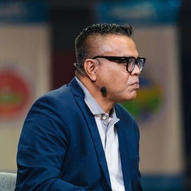 Potret Remaja Laki-laki Berwajah Polos Ini, Kini Jadi Publik Figur Terkenal, Siapa Dia?