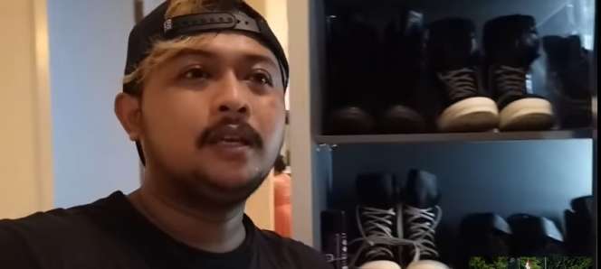 Potret Rumah Virgoun, Punya Ruang Khusus Tempat Simpan Koleksi!