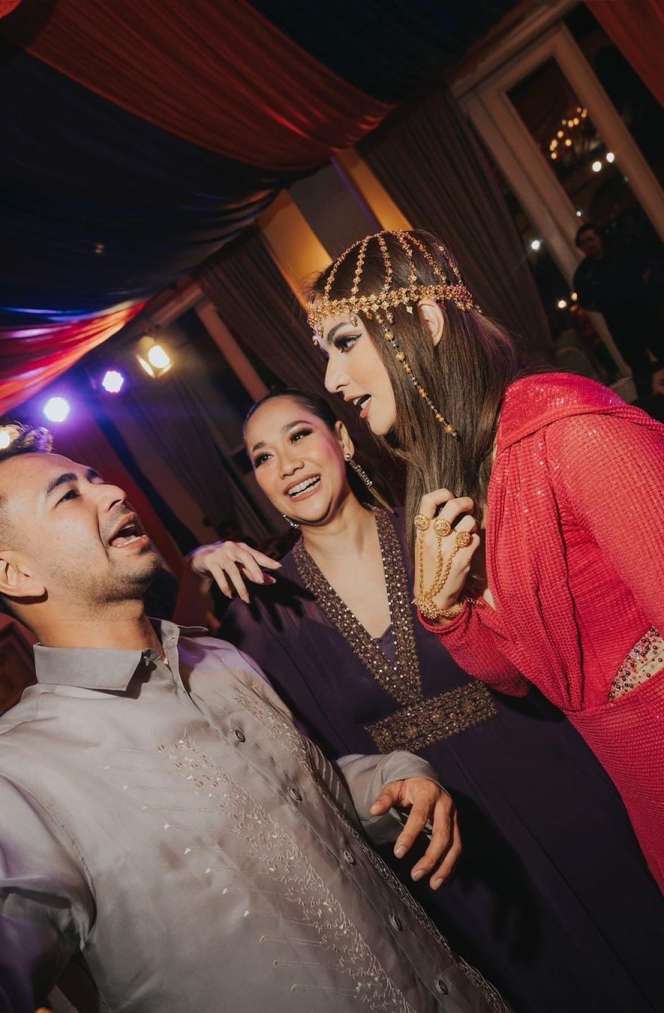 Potret Pesta Ultah Nia Ramadhani Bertema Arabian Night, Penampilannya bak Cleopatra