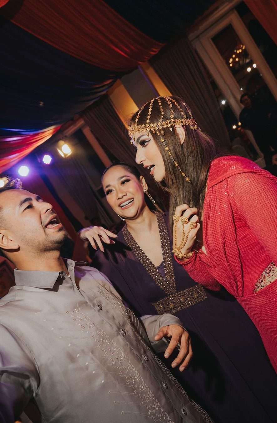 Potret Pesta Ultah Nia Ramadhani Bertema Arabian Night, Penampilannya bak Cleopatra