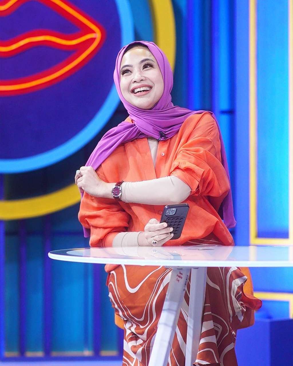 Pilih Berhijab Usai Umrah, Feni Rose Dipuji Makin Cantik dan Awet Muda, Kini Tak Lagi Canggung!