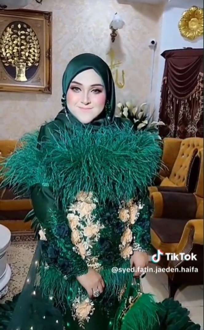 Viral Baju Lebaran Super Unik, Bisa Nyala Hingga Bikin Jalanan Bersih, Desainnya Heboh Banget, Lihat Harganya Bikin Kantong Menjerit!