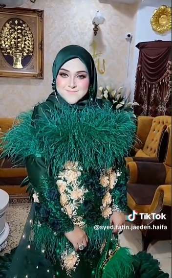 Viral Baju Lebaran Super Unik, Bisa Nyala Hingga Bikin Jalanan Bersih, Desainnya Heboh Banget, Lihat Harganya Bikin Kantong Menjerit!