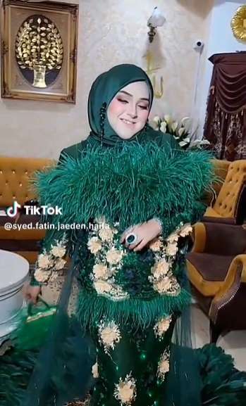Viral Baju Lebaran Super Unik, Bisa Nyala Hingga Bikin Jalanan Bersih, Desainnya Heboh Banget, Lihat Harganya Bikin Kantong Menjerit!