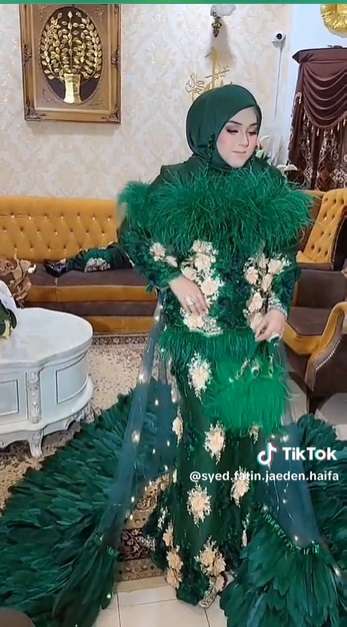 Viral Baju Lebaran Super Unik, Bisa Nyala Hingga Bikin Jalanan Bersih, Desainnya Heboh Banget, Lihat Harganya Bikin Kantong Menjerit!