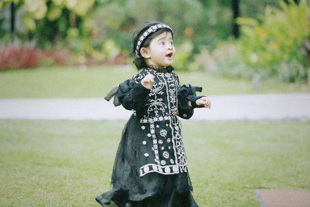 Potret Outfit Lebaran Anak Artis yang Ngegemesin