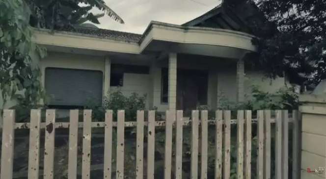 Sederet Potret Rumah Terbengkalai Milik Artis Terkenal, Dulu Tampak Mewah Kini Penampakannya Bikin Merinding!