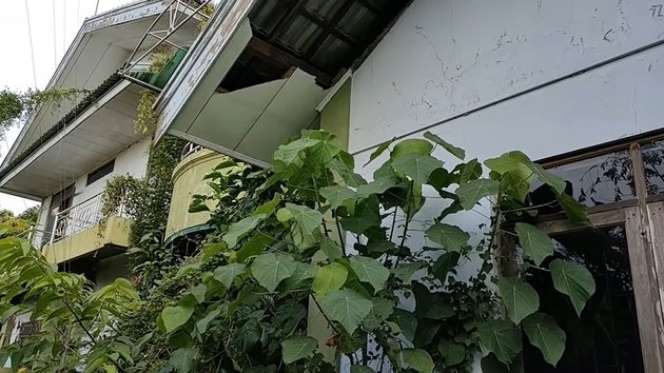 Sederet Potret Rumah Terbengkalai Milik Artis Terkenal, Dulu Tampak Mewah Kini Penampakannya Bikin Merinding!