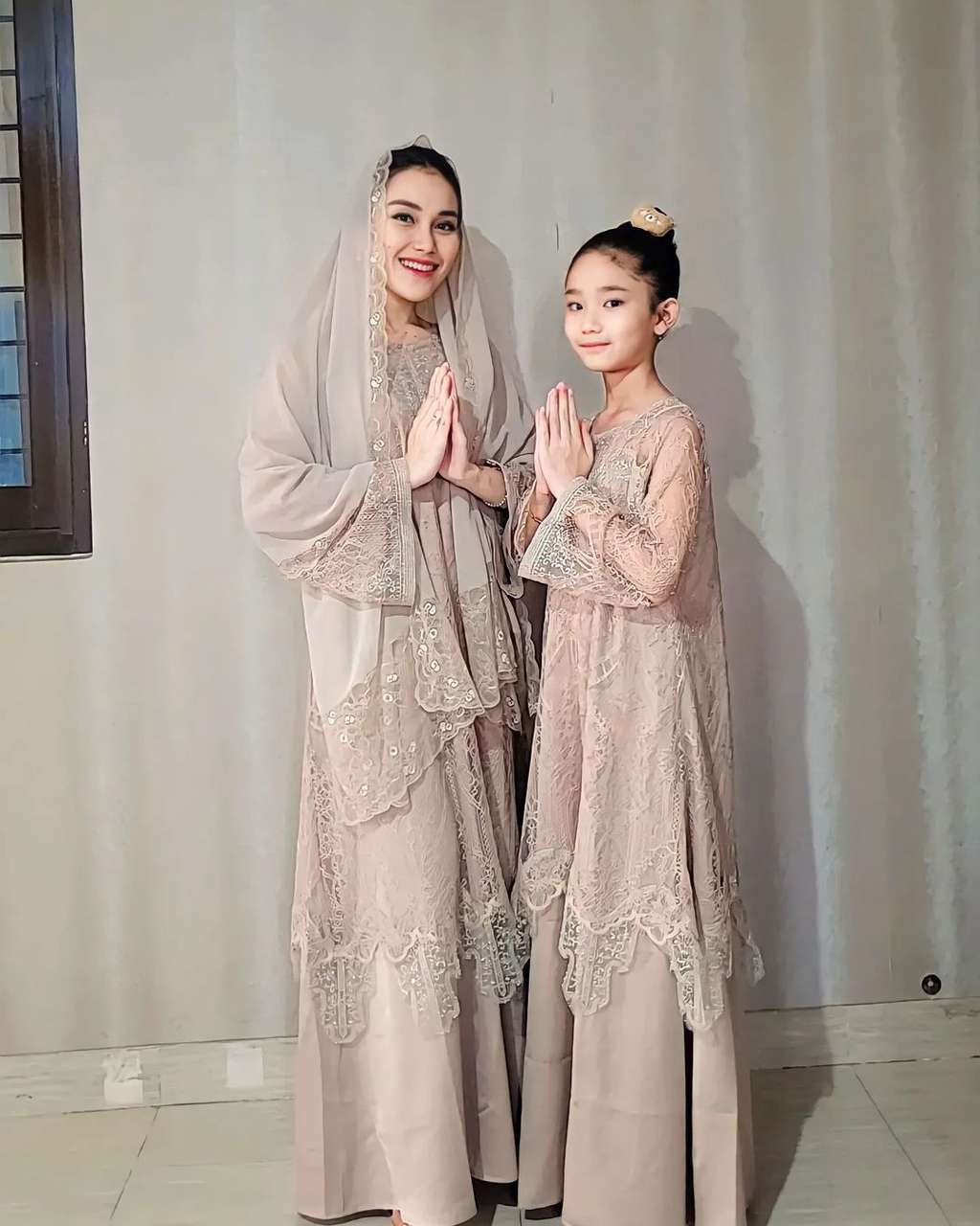 Adu Potret Ayu Ting Ting VS Jessica Iskandar yang Sama-sama Lakukan Perbaikan Bentuk Hidung, Penampilan Barunya Ramai Tuai Cibiran!