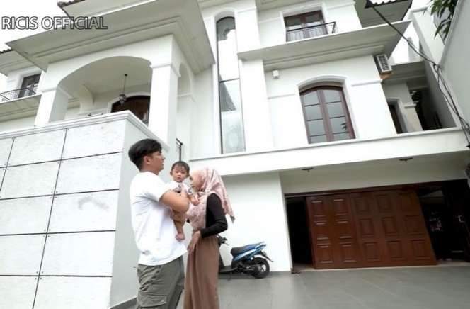 Potret Rumah Baru Ria Ricis, Super Mewah Balkonnya Berbentuk Koridor, Sempat Dikira...