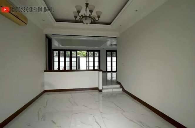 Potret Rumah Baru Ria Ricis, Super Mewah Balkonnya Berbentuk Koridor, Sempat Dikira...
