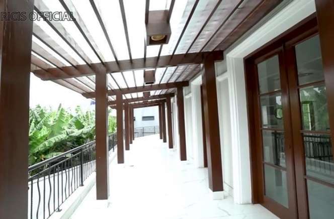 Potret Rumah Baru Ria Ricis, Super Mewah Balkonnya Berbentuk Koridor, Sempat Dikira...