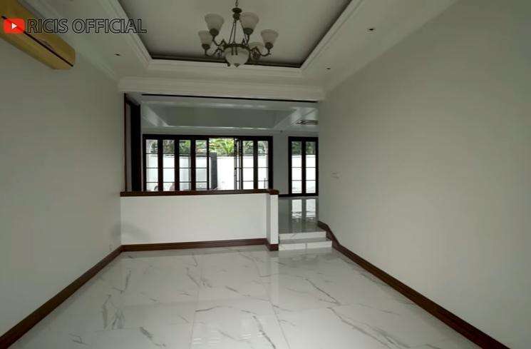 Potret Rumah Baru Ria Ricis, Super Mewah Balkonnya Berbentuk Koridor, Sempat Dikira...