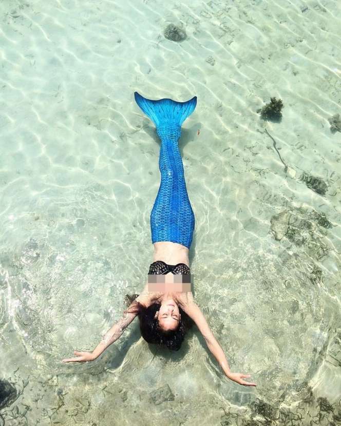 8 Adu Gaya Artis Cosplay Jadi `Princess Ariel` Si Putri Duyung, Ariel Tatum Paling Hot & Mirip Aslinya!