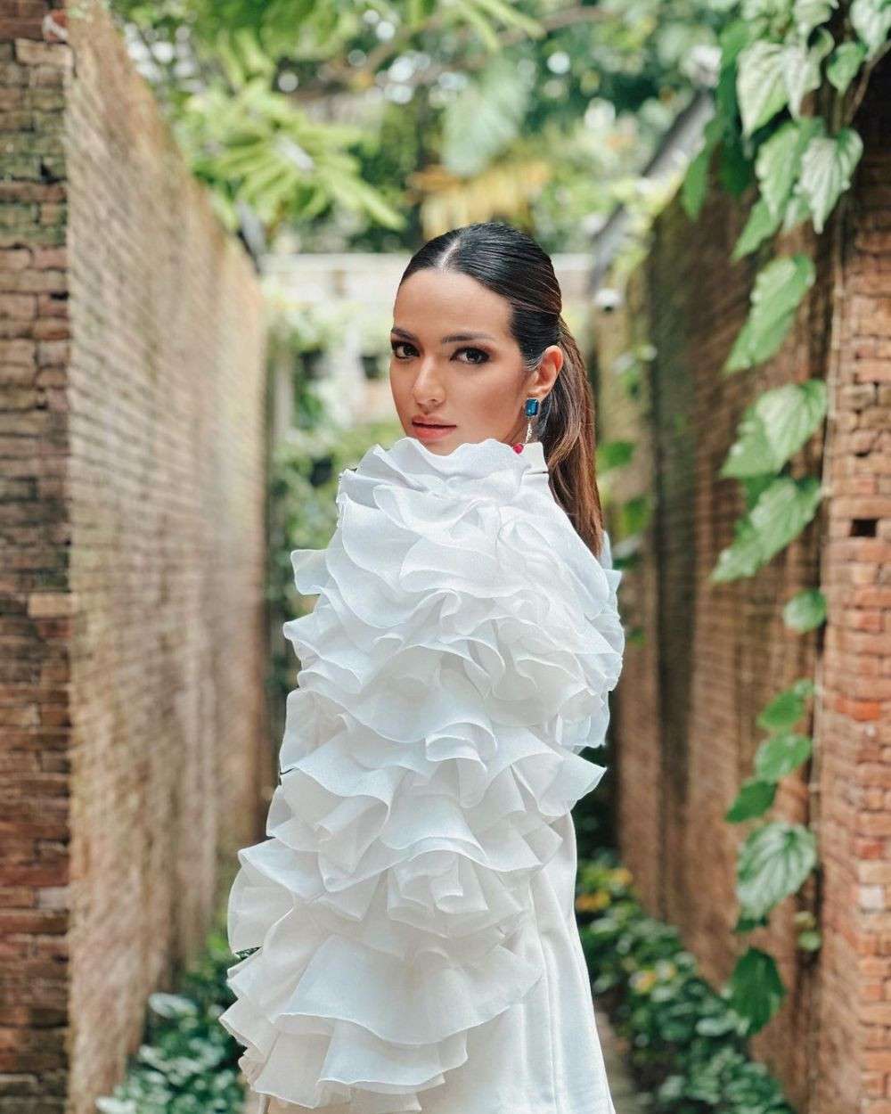 10 Artis Ini Ganti Nama Panggung Saat di Puncak Karir, Terbaru Krisdayanti, Kira-Kira Jadi Apa?