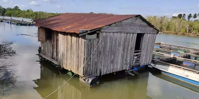 Dari Luar Tampak Gubuk Kayu Terapung, Dikira Tak Layak Huni, Ternyata Dalamnya Estetik Bak Toko IKEA, Ini Potretnya