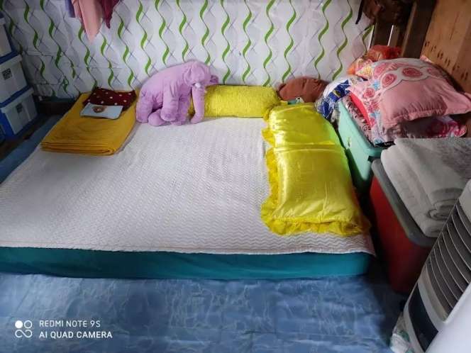 Dari Luar Tampak Gubuk Kayu Terapung, Dikira Tak Layak Huni, Ternyata Dalamnya Estetik Bak Toko IKEA, Ini Potretnya