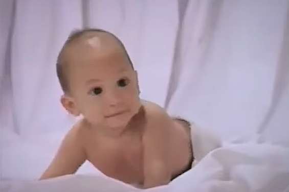Ingat Bayi Sultan di Iklan Bank era 90-an? Ternyata Kini Jadi Musisi Besar, Tajir Melintir dan Ganteng Banget, Lihat Potretnya!