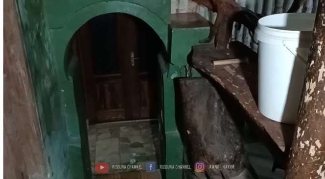Potret Rumah Unik di Tengah Hutan, Desainnya Tak Biasa, Pemilik Simpan Banyak Barang Antik!