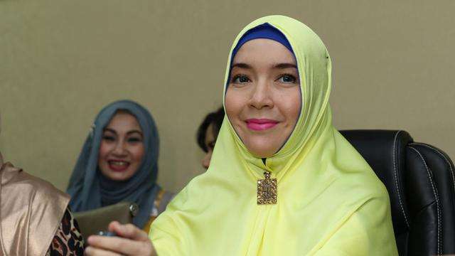 7 Artis Cantik Ini Diceraikan Lewat WhatsApp, Terbaru Nikita Mirzani, Tuding Suami Bawa Kabur Barang Mewah