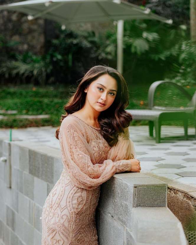 Masih Ingat Memes Prameswari yang Dulu Heboh Jadi Pengantin Sule? Kini Bagikan Kabar Bahagia, Banjir Doa Dari Warganet!