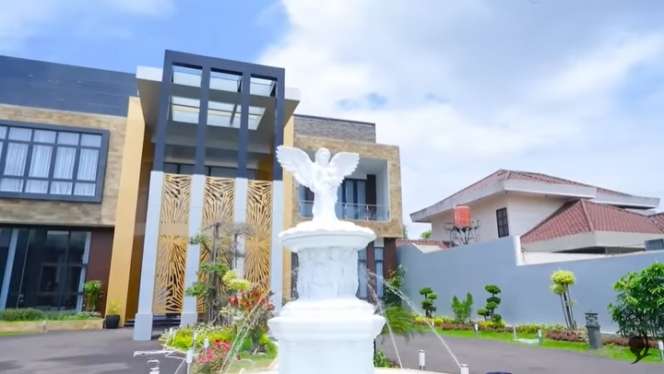 10 Potret Rumah Baru Rp70 Miliar dr Richard Lee, Mewah Bak Istana, Tuai Kontroversi Gegara Akuarium Isi Ikan Hiu
