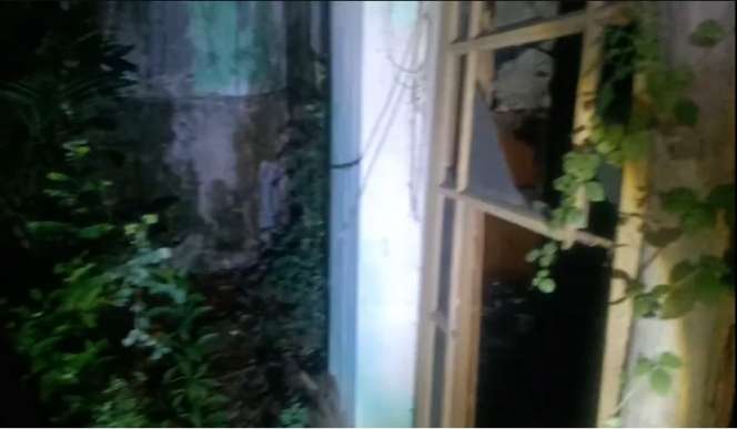 Potret Rumah `Tusuk Sate` yang Kini Terbengkalai, Penampakannya Bikin Merinding, Banyak Bagian yang Hancur!