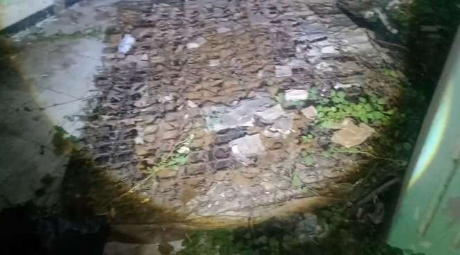Potret Rumah `Tusuk Sate` yang Kini Terbengkalai, Penampakannya Bikin Merinding, Banyak Bagian yang Hancur!