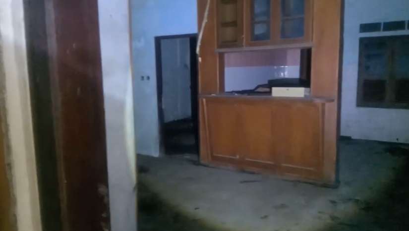 Potret Rumah `Tusuk Sate` yang Kini Terbengkalai, Penampakannya Bikin Merinding, Banyak Bagian yang Hancur!