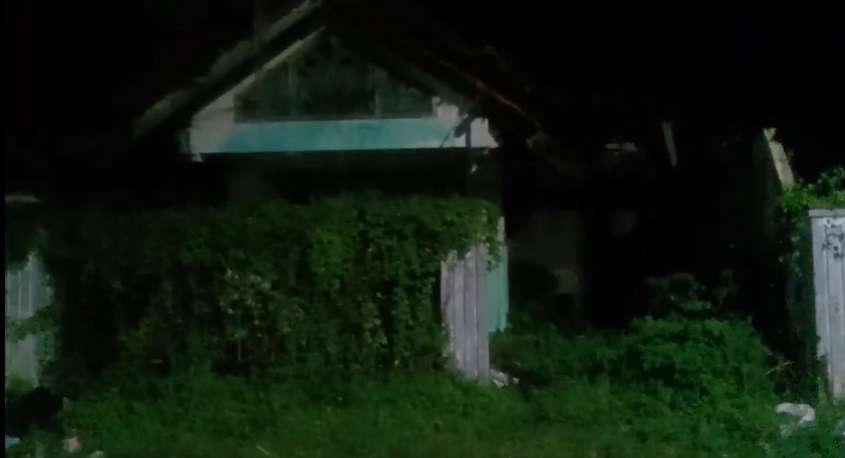 Potret Rumah `Tusuk Sate` yang Kini Terbengkalai, Penampakannya Bikin Merinding, Banyak Bagian yang Hancur!