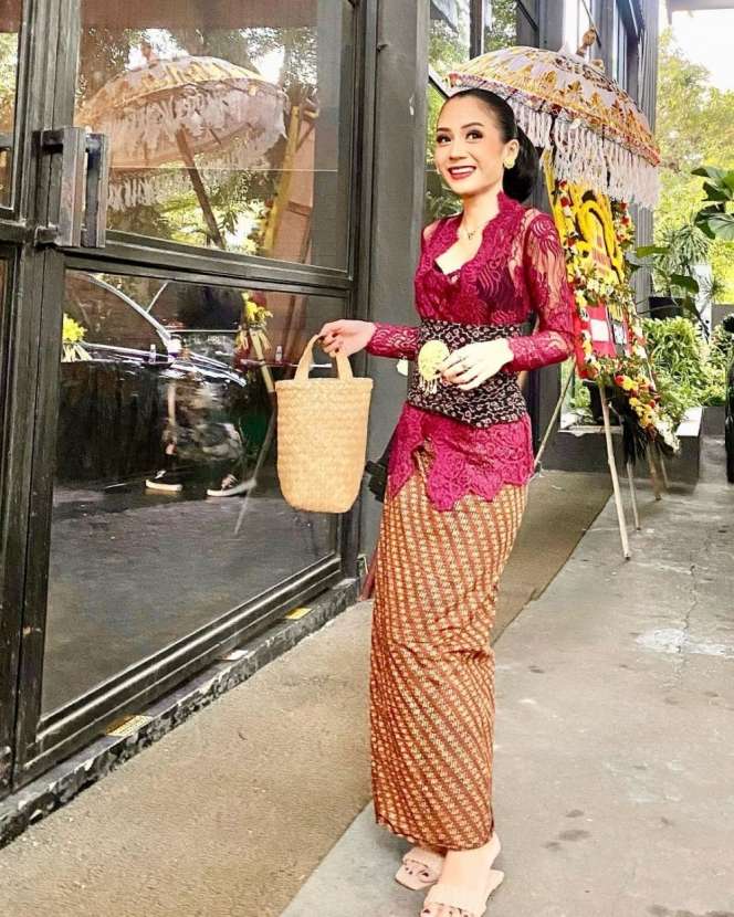 10 Potret Asli Dayinta Melira, Pemeran Sengarturih Hantu Ngeri di Film Sewu Dino, Ternyata Bidadari Cantik Pol