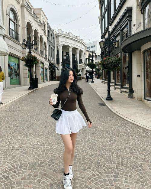 10 Adu Gaya Beby Tsabina VS Yoriko Angeline, Dua Artis Muda Cantik & Lulusan Amerika, Siapa yang Menang?