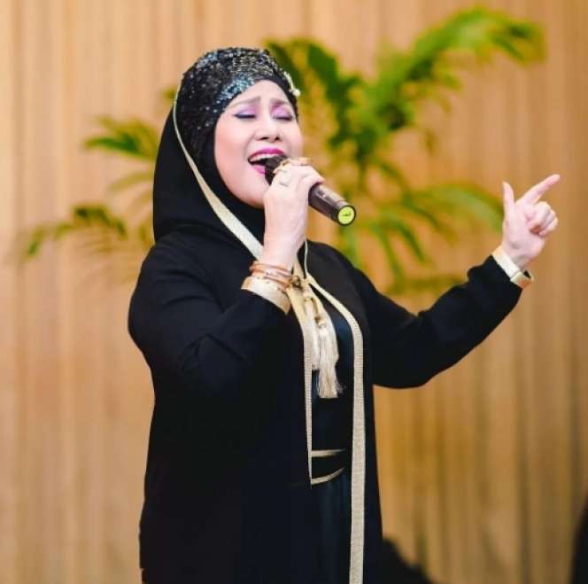 Ingat Pembantu Cantik di Film `Mana Tahan` Warkop DKI? Kini Jadi Ratu Dangdut Indonesia, Disegani Para Artis, Lihat Potretnya