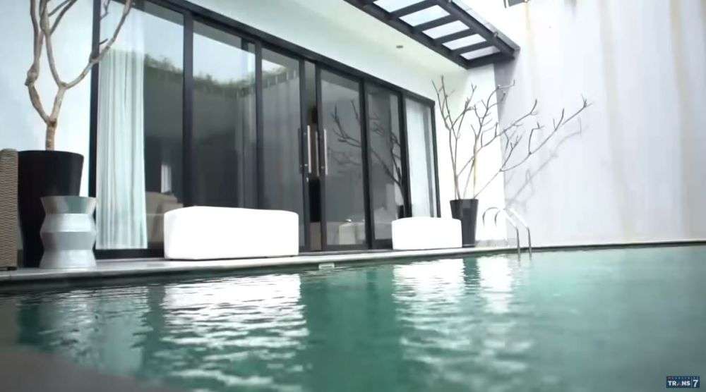 10 Adu Mewah Rumah Fuji VS Nikita Mirzani, Dulu Dihina Kini Mendadak Akrab, Sama-Sama Kaya Raya?