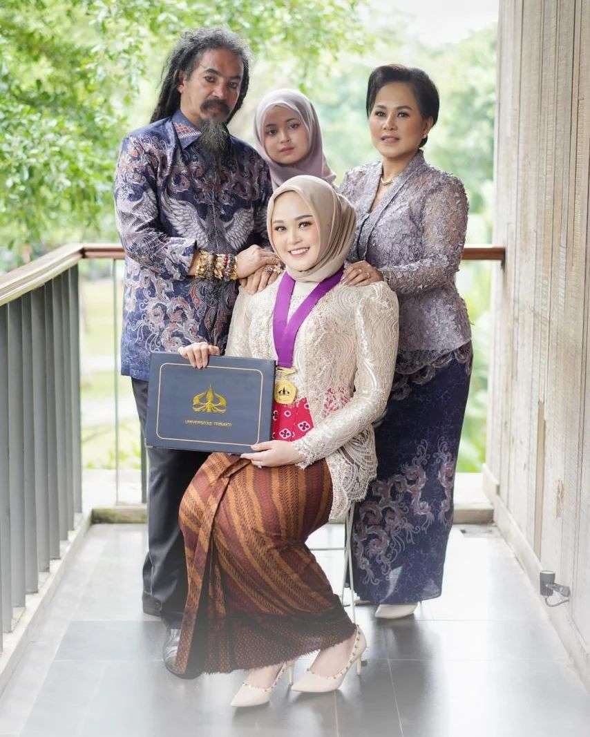 Potret Putri Master Limbad, Cecillia Virginia yang Baru Lulus Jadi Sarjana Kedokteran, Penampilannya Bikin Salfok