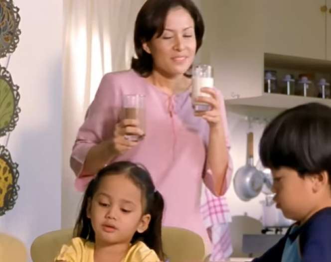 Ingat Bocah Perempuan di Iklan Susu Kental Manis ini? Kini Jadi Artis Top & Naik Daun, Punya Pacar Aktor Paling Ganteng, Siapa Dia?