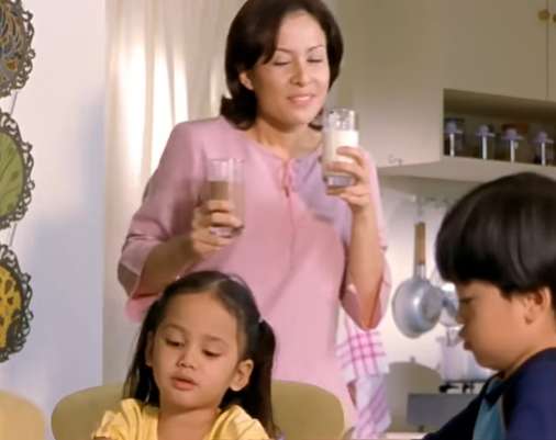 Ingat Bocah Perempuan di Iklan Susu Kental Manis ini? Kini Jadi Artis Top & Naik Daun, Punya Pacar Aktor Paling Ganteng, Siapa Dia?