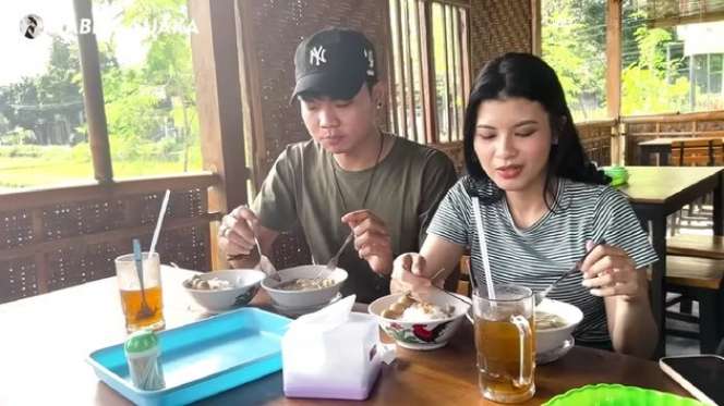 Potret Bulan Madu Tri Suaka dan Nabila, Ngena Banget!