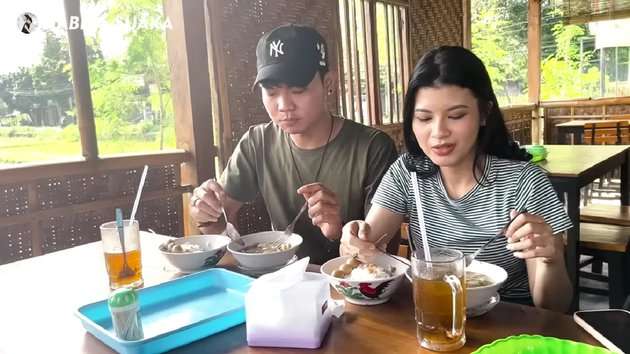 Potret Bulan Madu Tri Suaka dan Nabila, Ngena Banget!