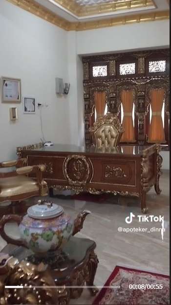 Dikira Rumah Jelek Gegara di Gang Sempit, Ternyata Dalamnya Bak Istana Kerajaan, Semua Barang dari Emas, Ini 10 Potretnya!