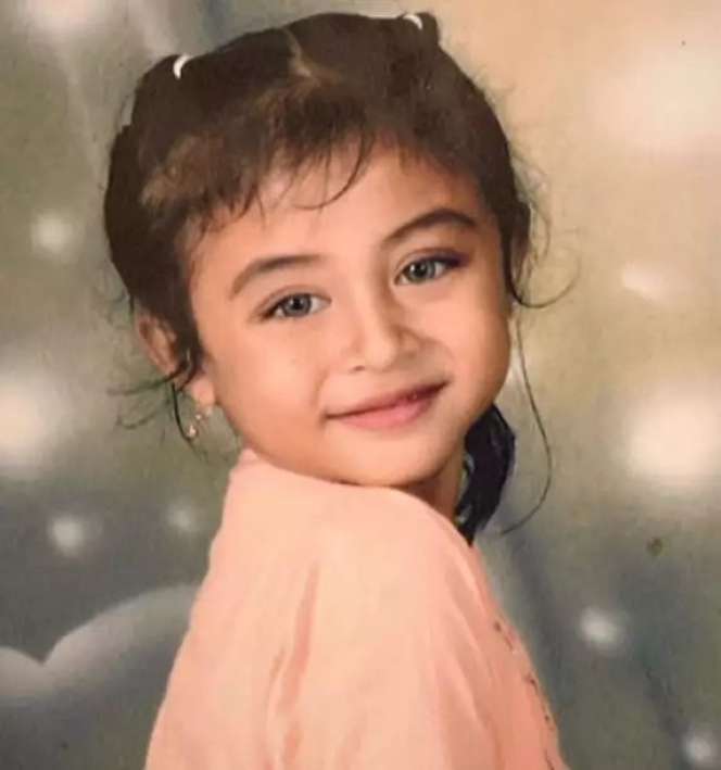 Potret Masa Kecil Margin Wieheerm, Plek Ketiplek Baby Guzel